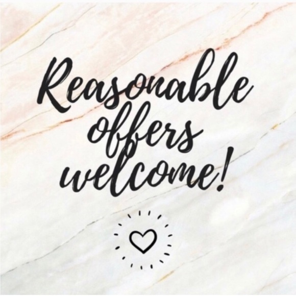 Meet your Posher, Taylor - Picture 2 of 3